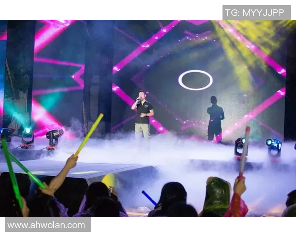 青春燃动绿茵梦想 足球巨星贴墙海报点亮热血少年心